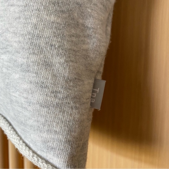 Aritzia tna cropped hoodie grey - Picture 3 of 5